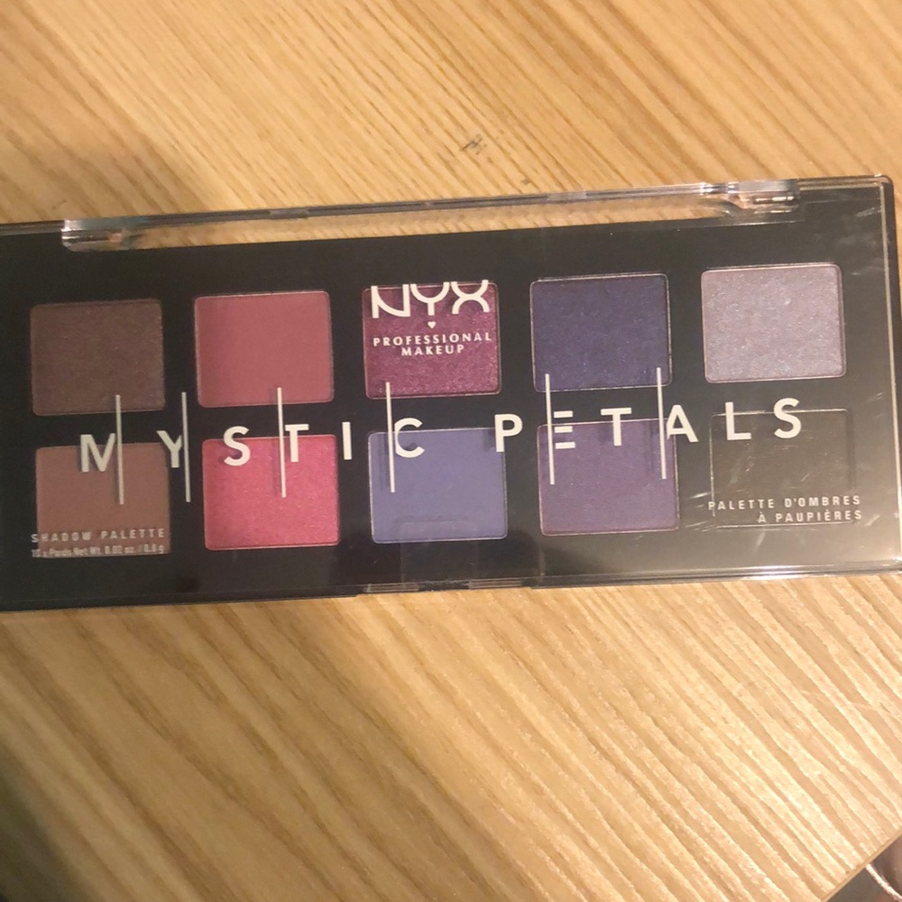 Nyx mystic petals